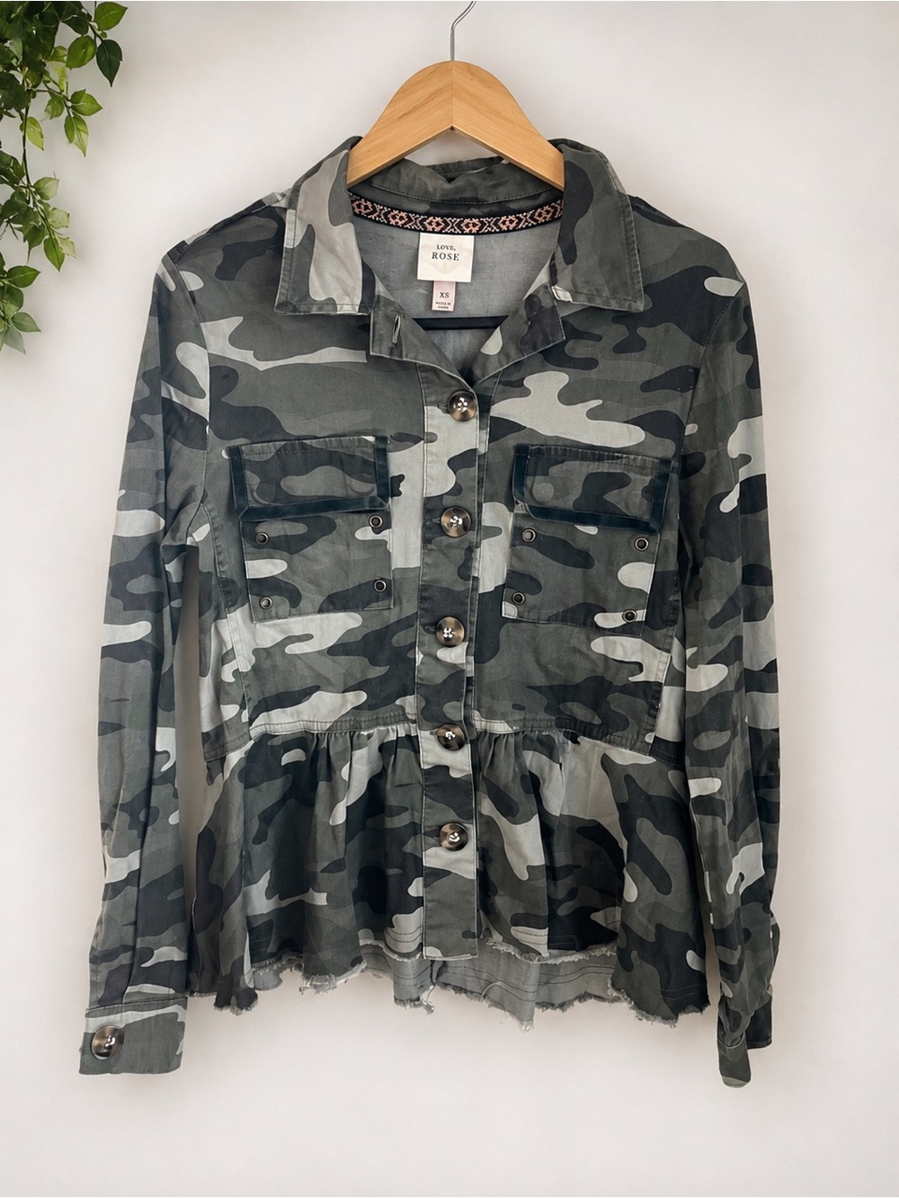 Knox Rose Camo Button up jacket, XS